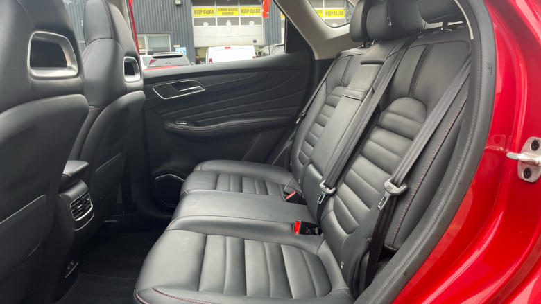 MG Hs 1.5 T-GDI Exclusive 5dr DCT Petrol Hatchback